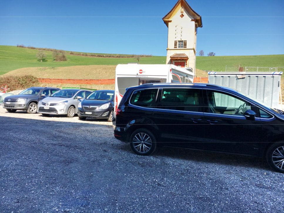 Platz hinter dem Schulhaus Gabeldingen