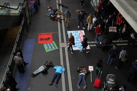 Bild zu Flashmob Nein Asylgesetzrevision